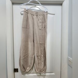 Woman's Cozy Jogger Pants - Cream